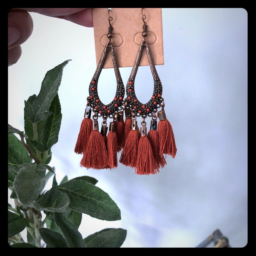 ❤️ 5/$25 Boho rust and bronze tassel earrings